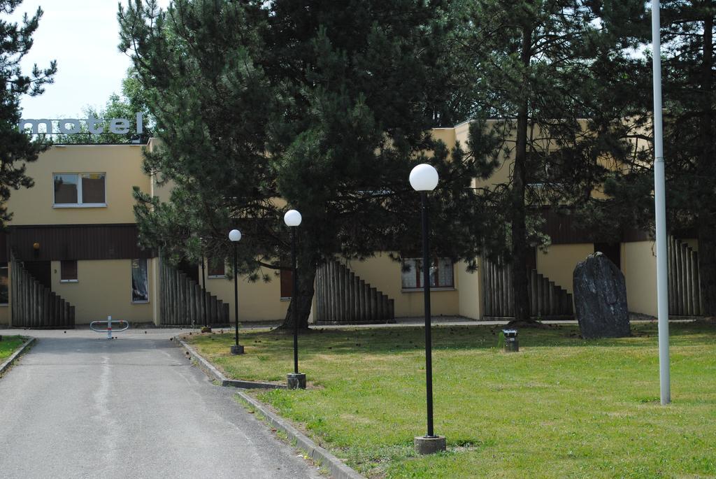 Motel - Hotel La Poularde Romont Zewnętrze zdjęcie